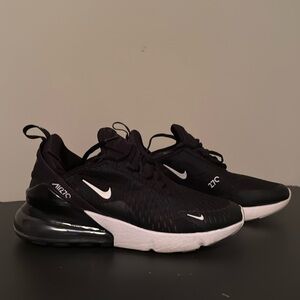 Nike 270s